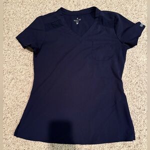 Med Couture Women's Solid Scrub Top